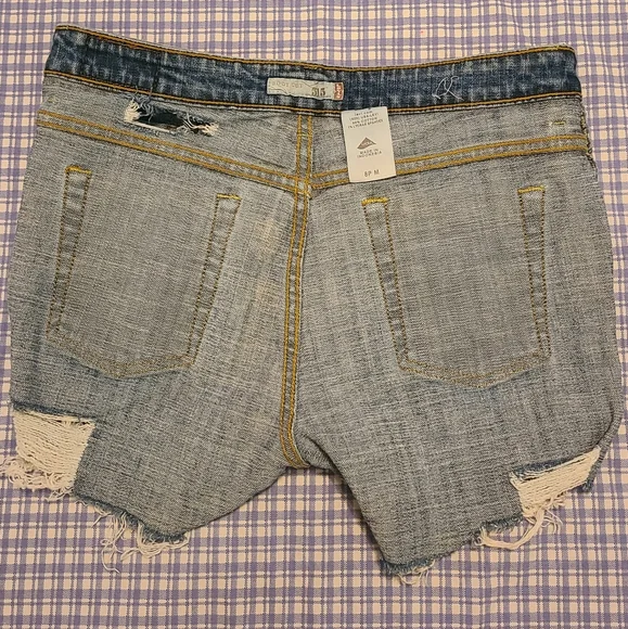 VTG Levi's Women's Heavily Distressed Denim Blue Jean Shorts Sz 8P GUC - Picture 8 of 12